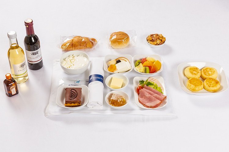 Hot breakfast (pancackes)